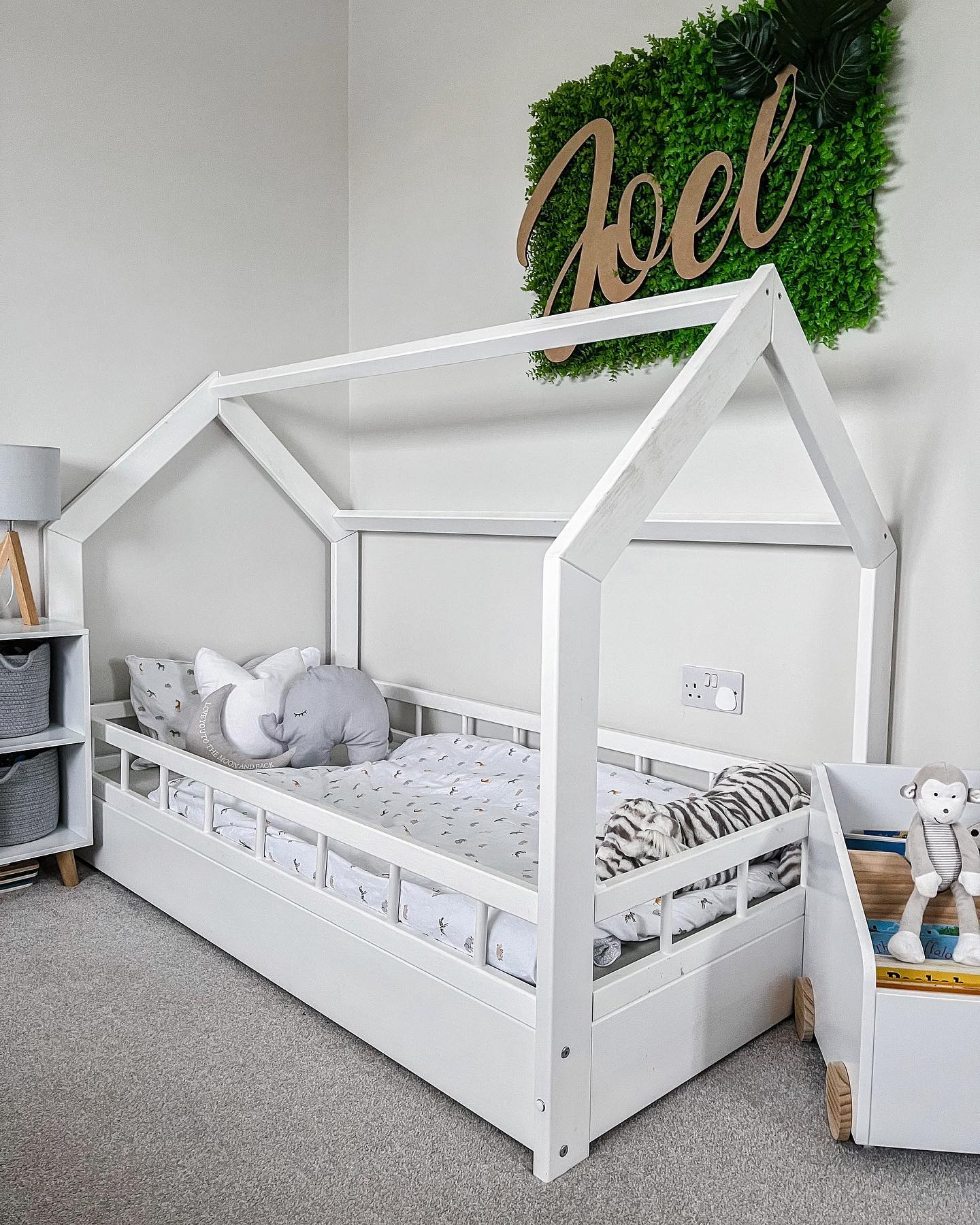 Minimal Jungle Big Boys' Toddler Bedroom Design