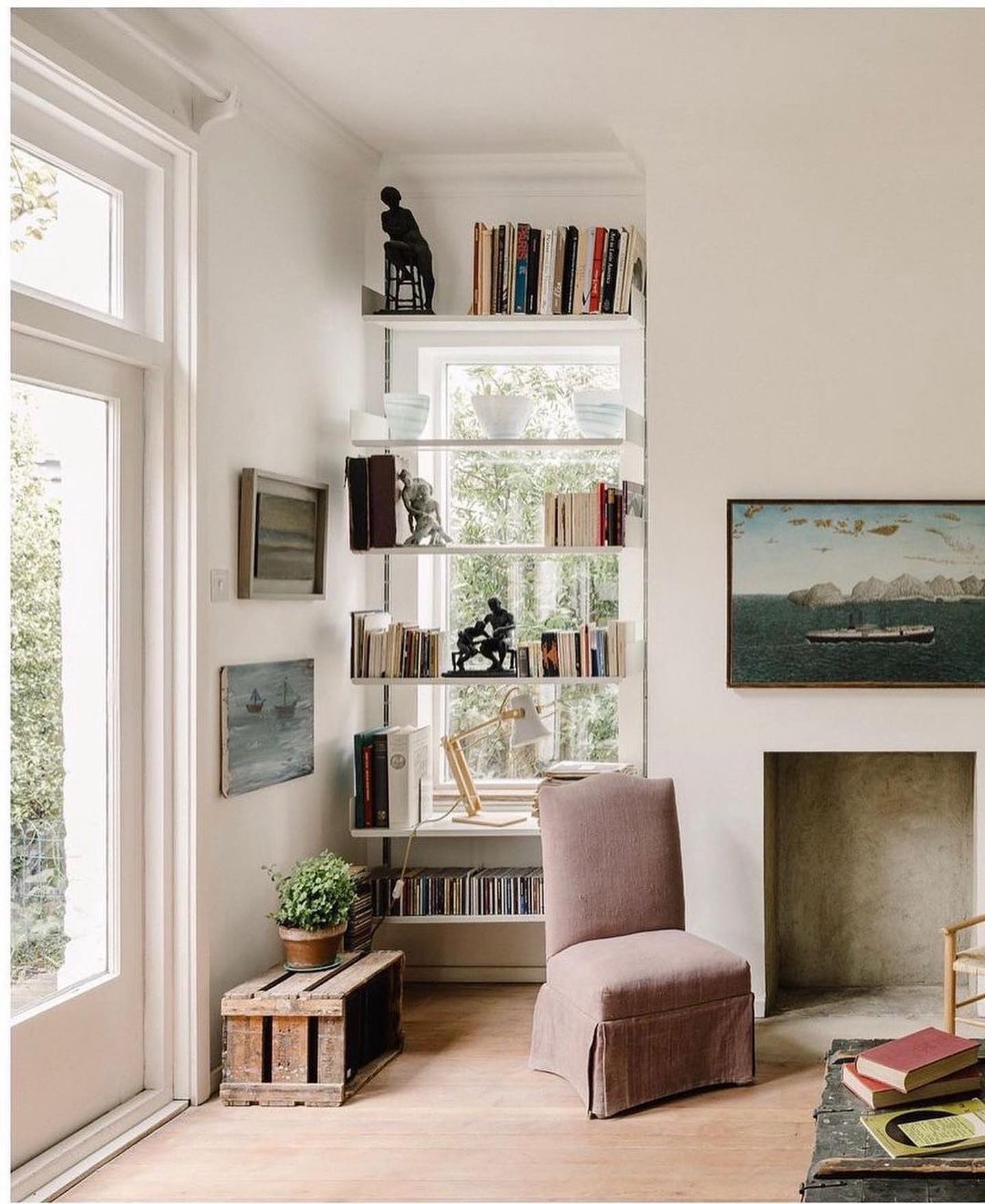 Open Rustic Bookshelf Design