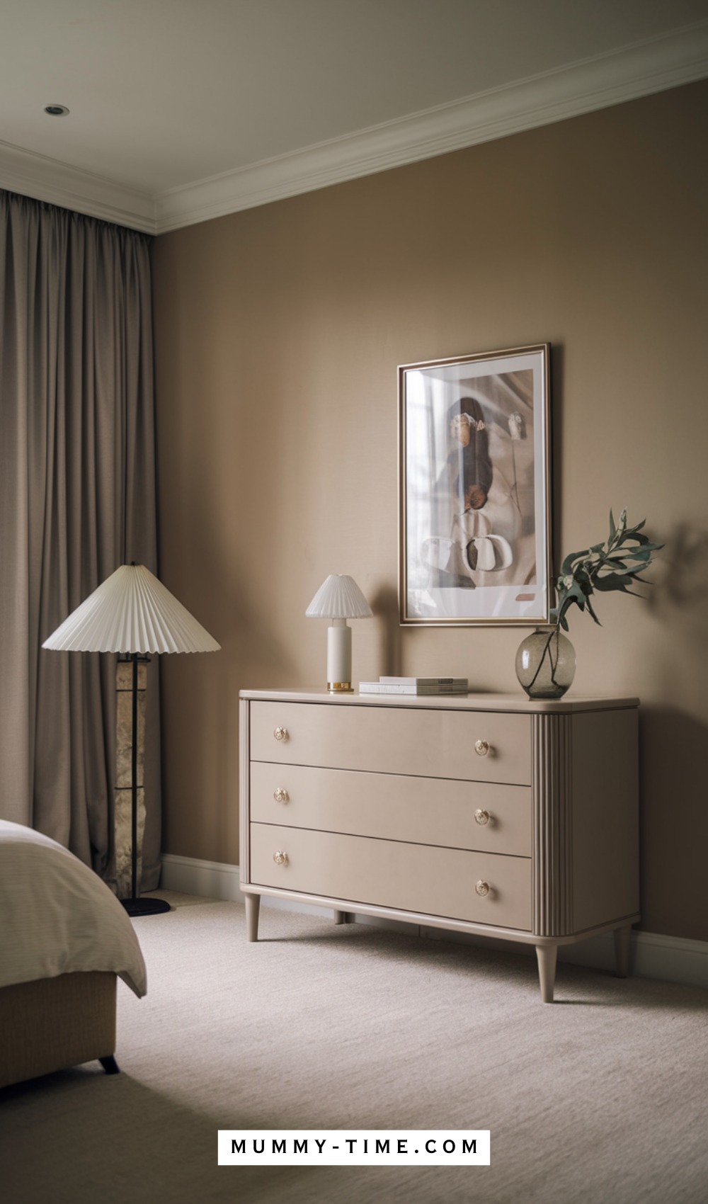 Light Luxury Style Bedroom Dresser