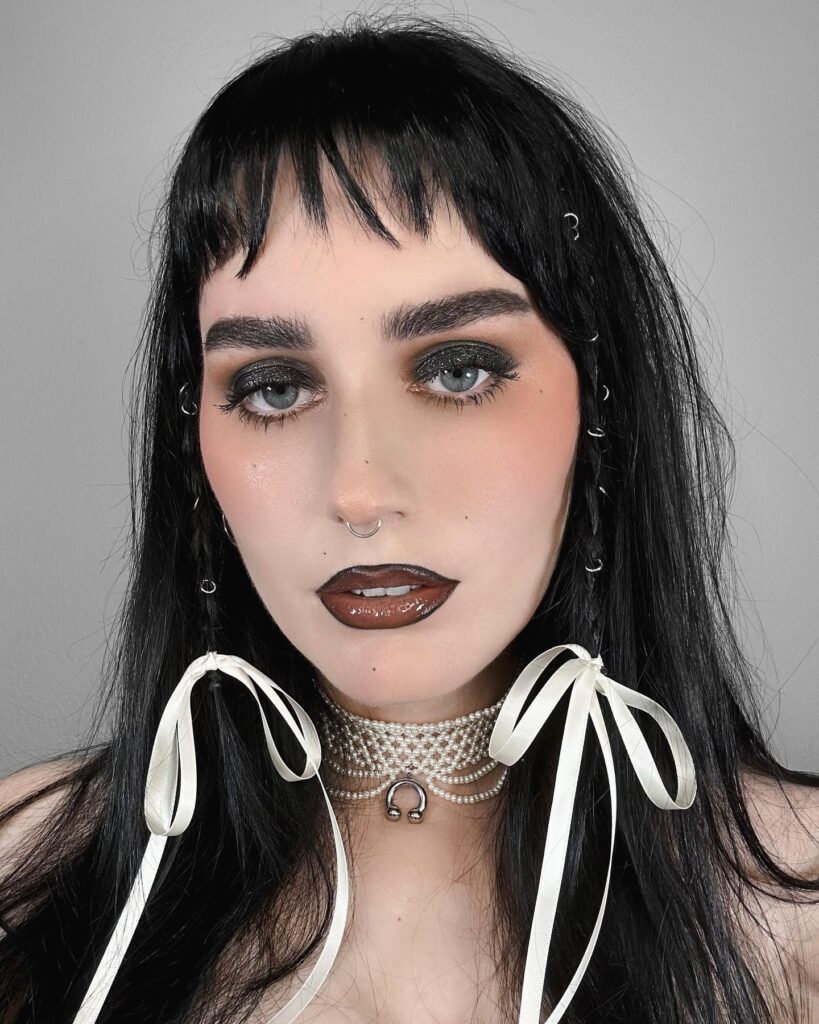 Sculptic Light Goth Makeup