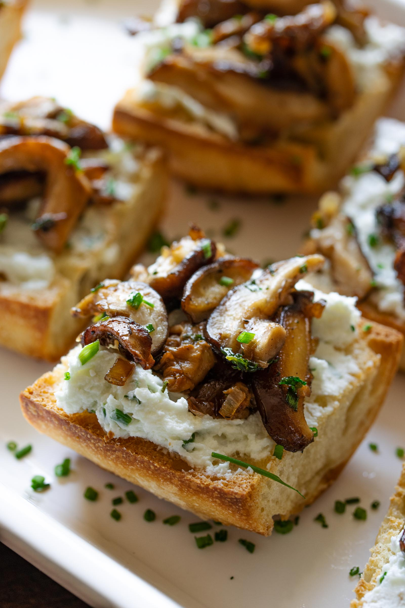 Toasted Bread with Morel Mushrooms and Goat Cheese